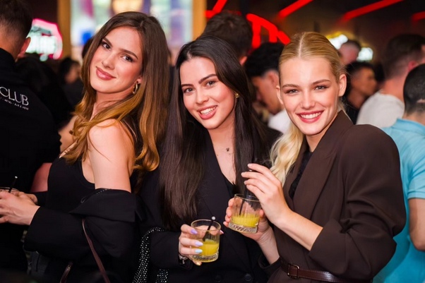 theclub0205261